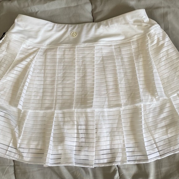 JoFit layered pleat skirt tennis golf pickleball white UPF 50 NWT XS - Picture 8 of 11